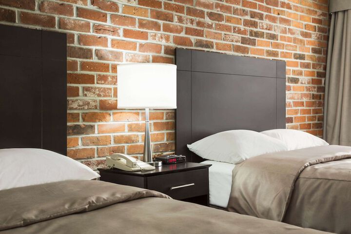 Room 14 of 28