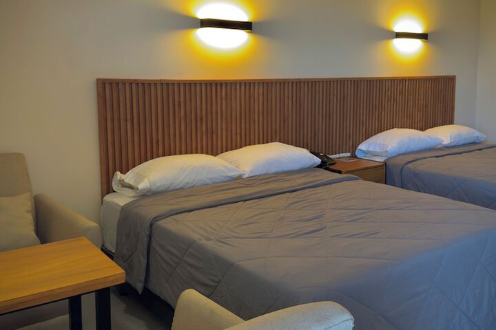 Room 33 of 87
