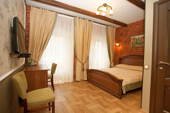 Room 2 of 34