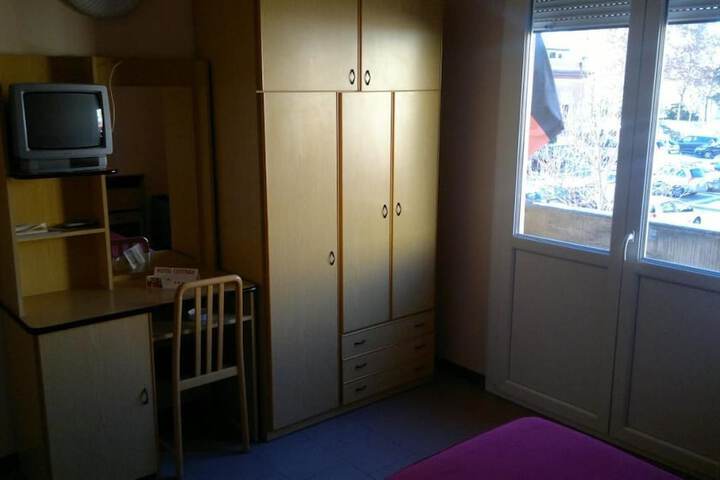 Room 17 of 34