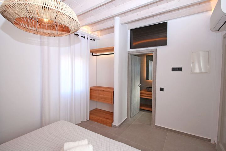 Room 19 of 53