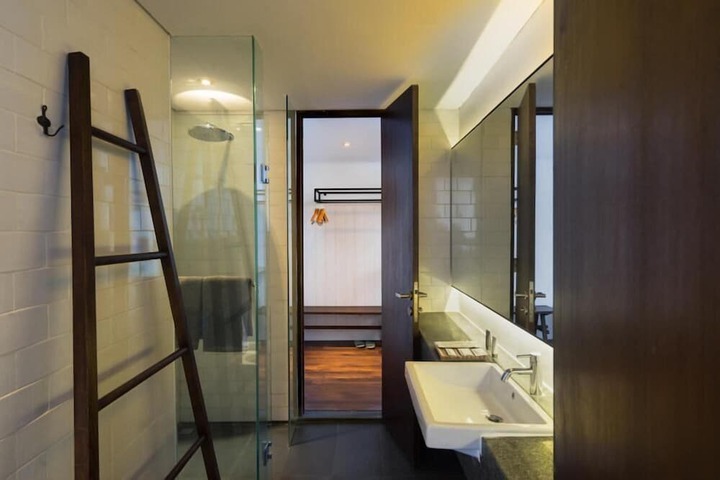 Room 30 of 52