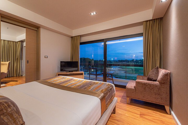 Room 16 of 334