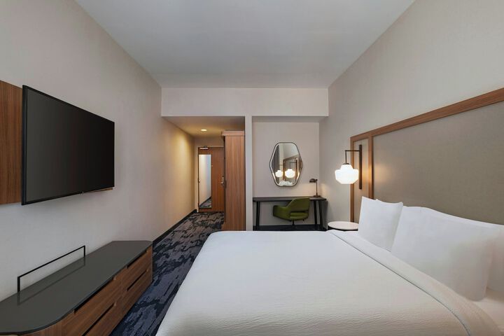 Room 18 of 48