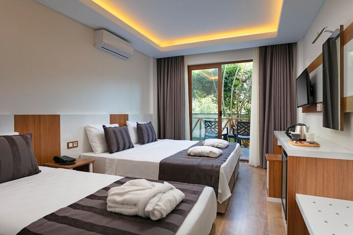 Room 9 of 27