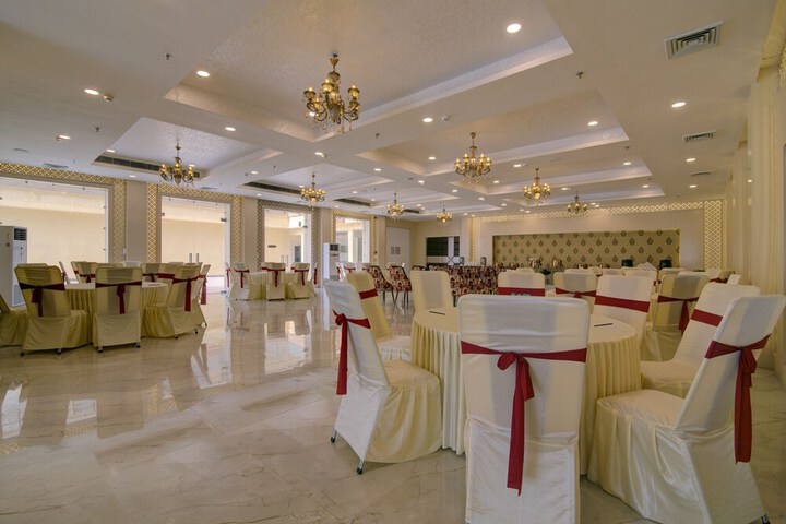 Ballroom/Hall 62 of 93