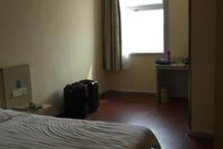 Room 14 of 26