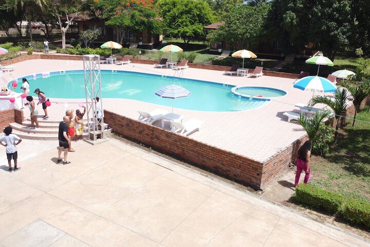 Pool 57 of 161