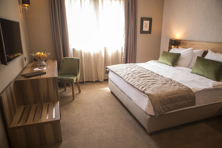 Room 7 of 38