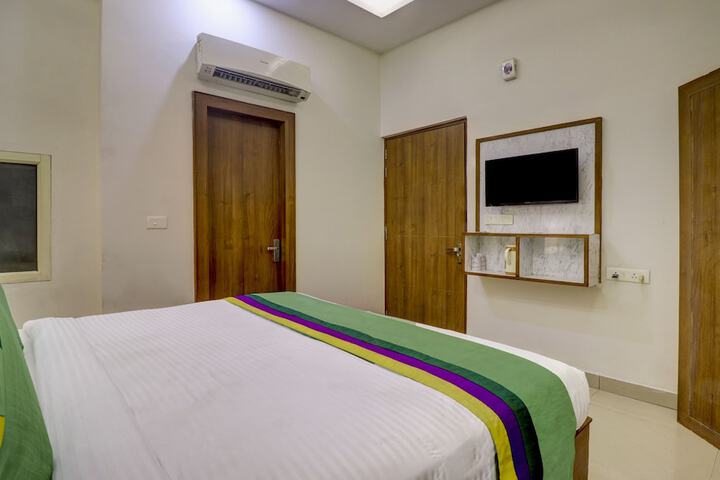 Room 14 of 49