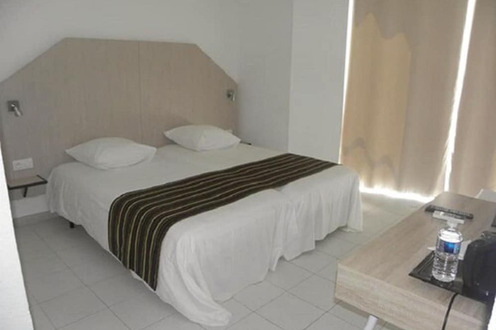 Room 4 of 35