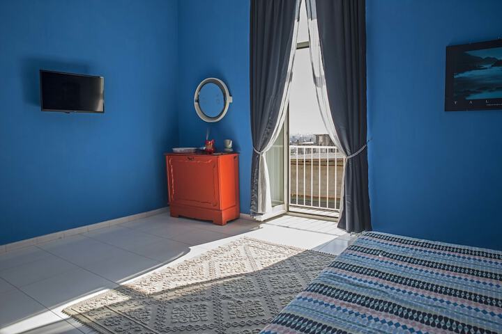 Room 2 of 24