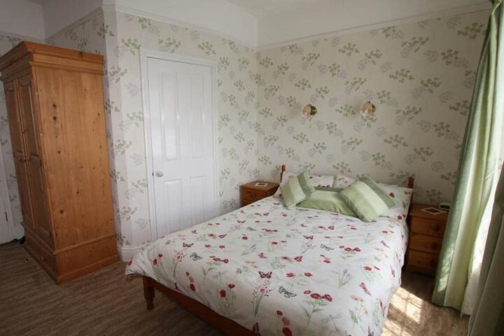 TRENONA FARM HOLIDAYS