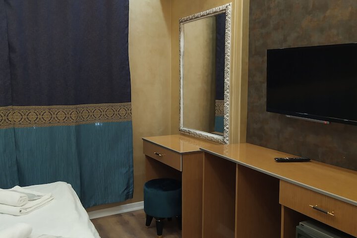 Room 15 of 111