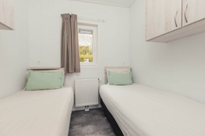 Room 5 of 143