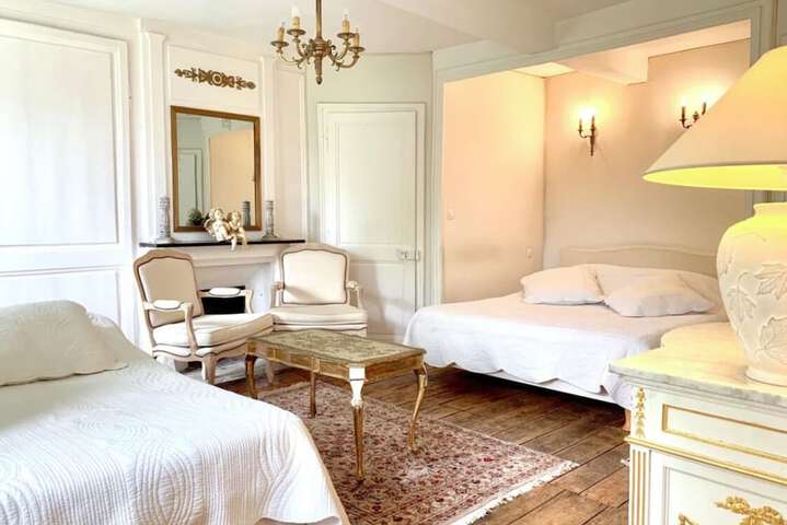 Room 8 of 30
