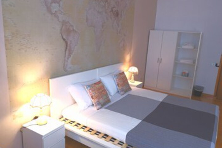 Room 51 of 82
