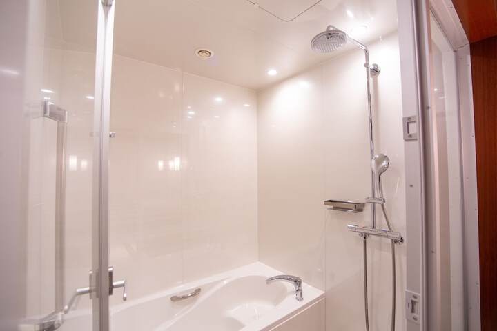 Room 90 of 175