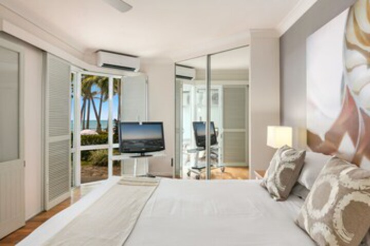 Room 5 of 34
