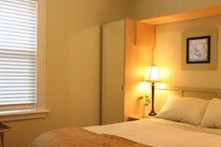 Room 9 of 14