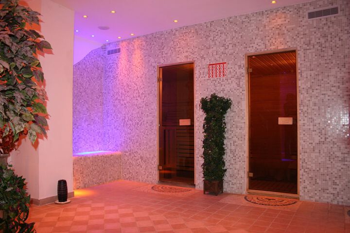 Ballroom/Hall 26 of 56