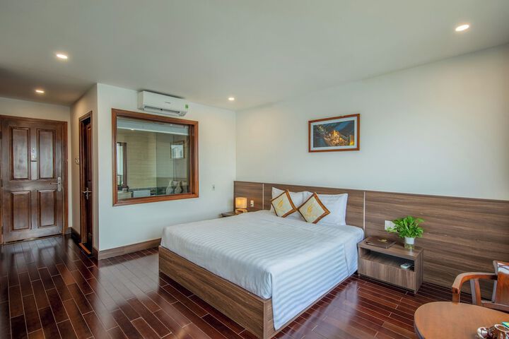 Room 27 of 43