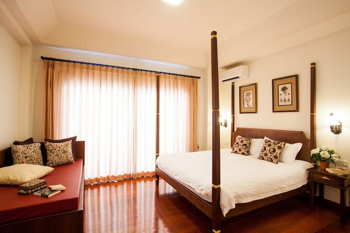 Room 9 of 20
