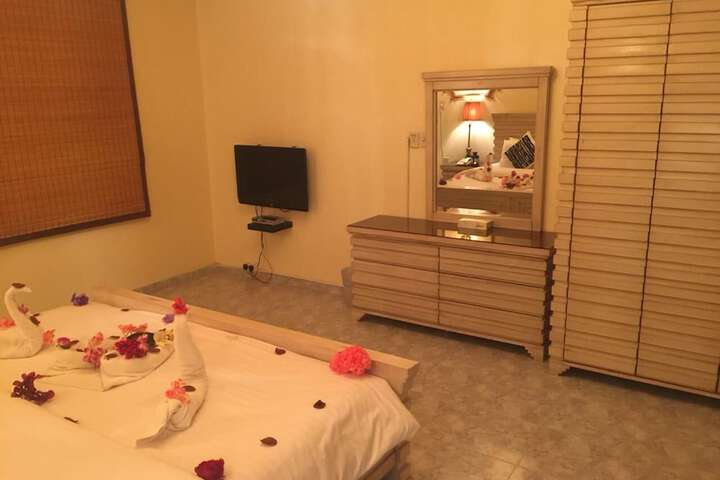 Room 4 of 35