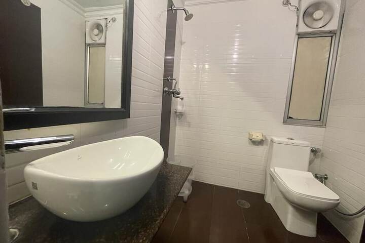 Room 8 of 22