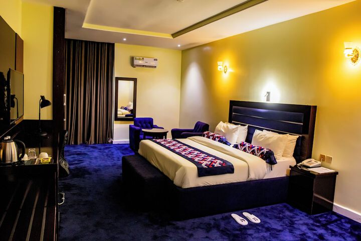 Room 6 of 20