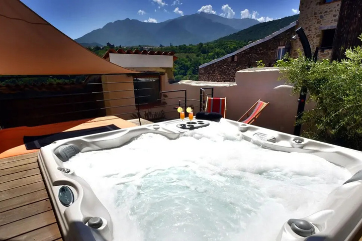 Pool 8 of 17
