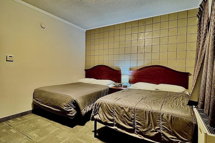 Room 16 of 39