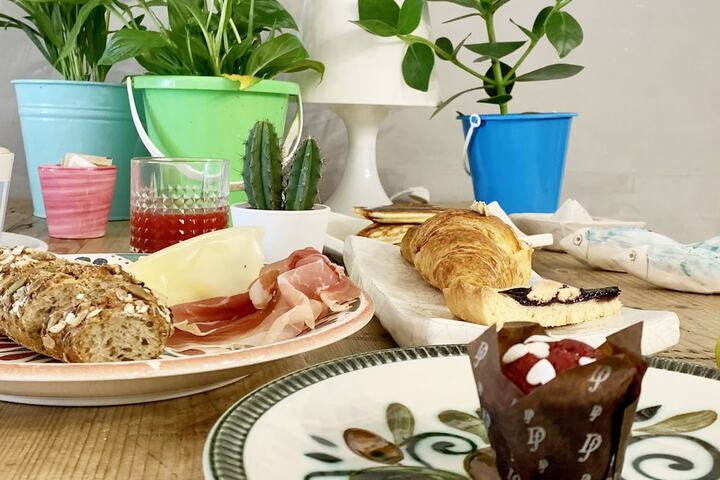 Breakfast/Coffee Service 97 of 118