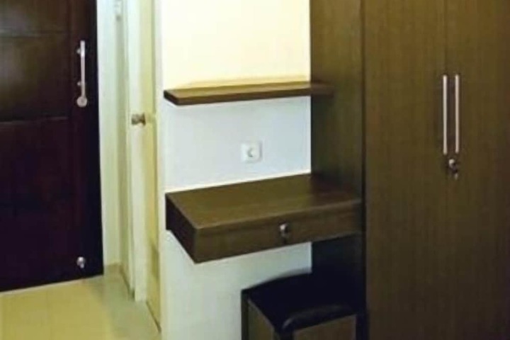 Room 6 of 15