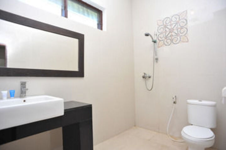 Room 2 of 31