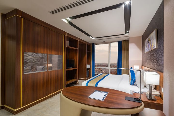 Room 21 of 52