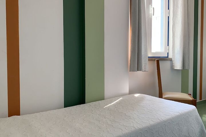 Room 12 of 85