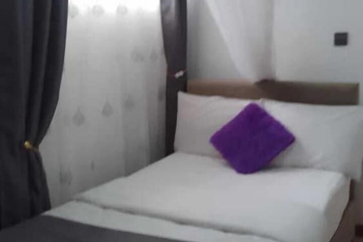 Room 80 of 163