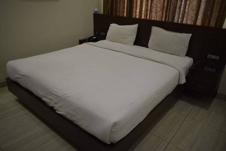 Room 12 of 31