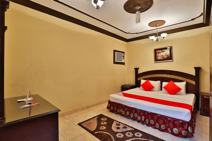 Room 9 of 25