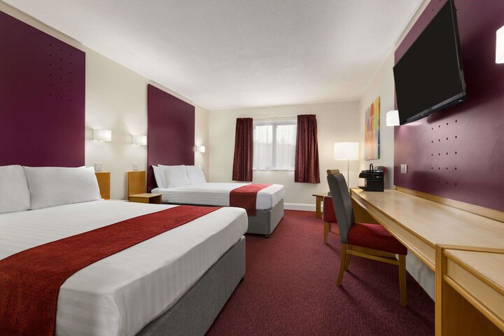 Room 9 of 22