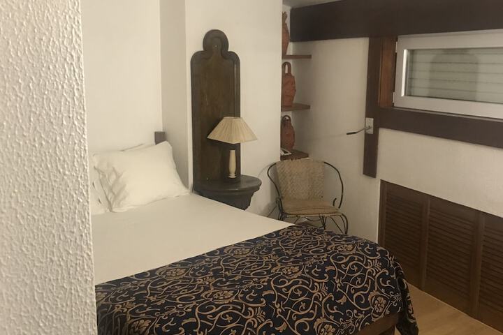 Room 10 of 98