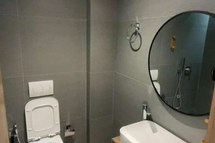 Room 11 of 20