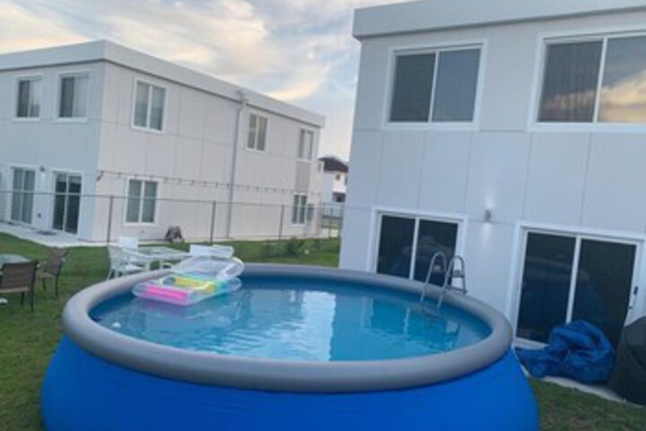 Pool 17 of 34