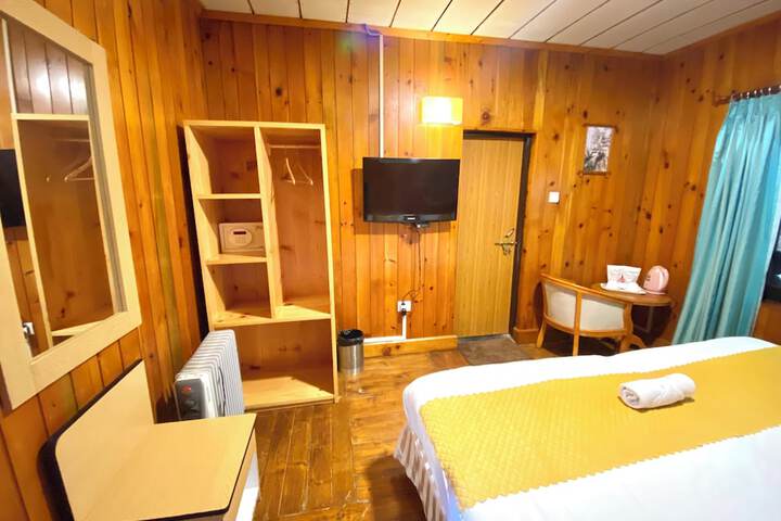 Room 12 of 84
