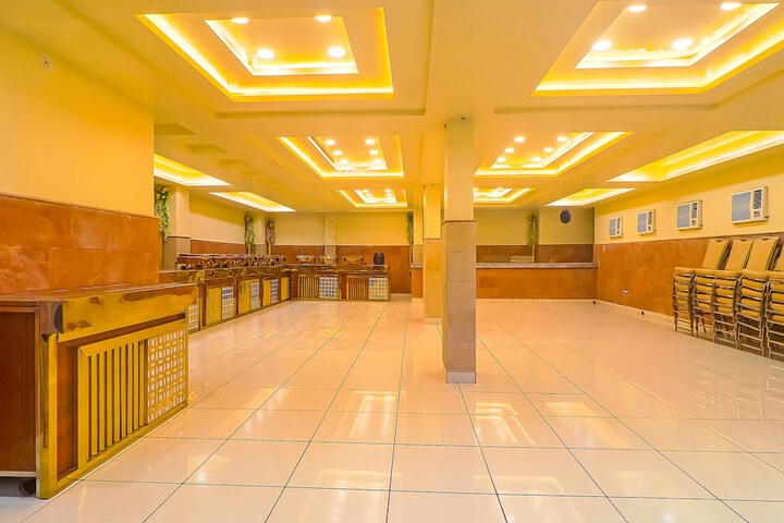 Ballroom/Hall 36 of 38