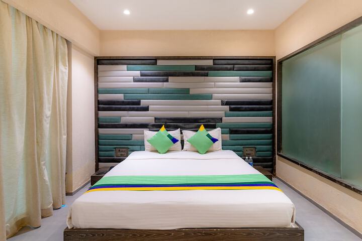Room 11 of 52