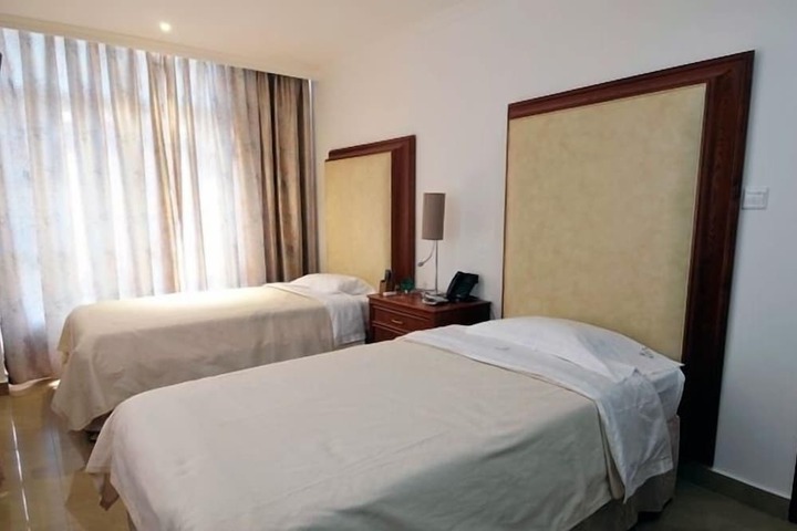 Room 10 of 21