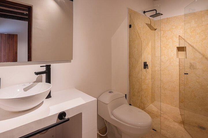 Room 15 of 23