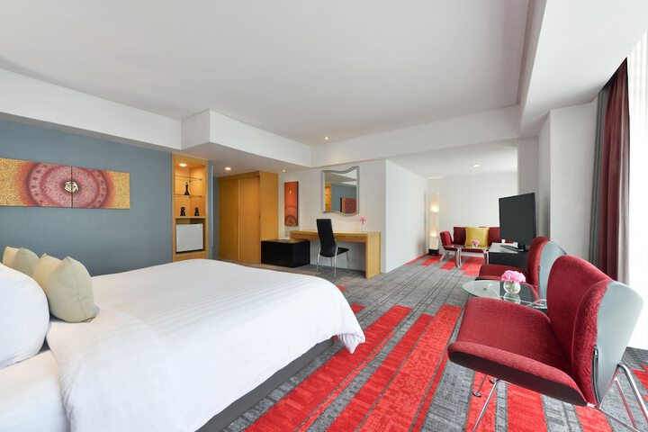Room 10 of 114